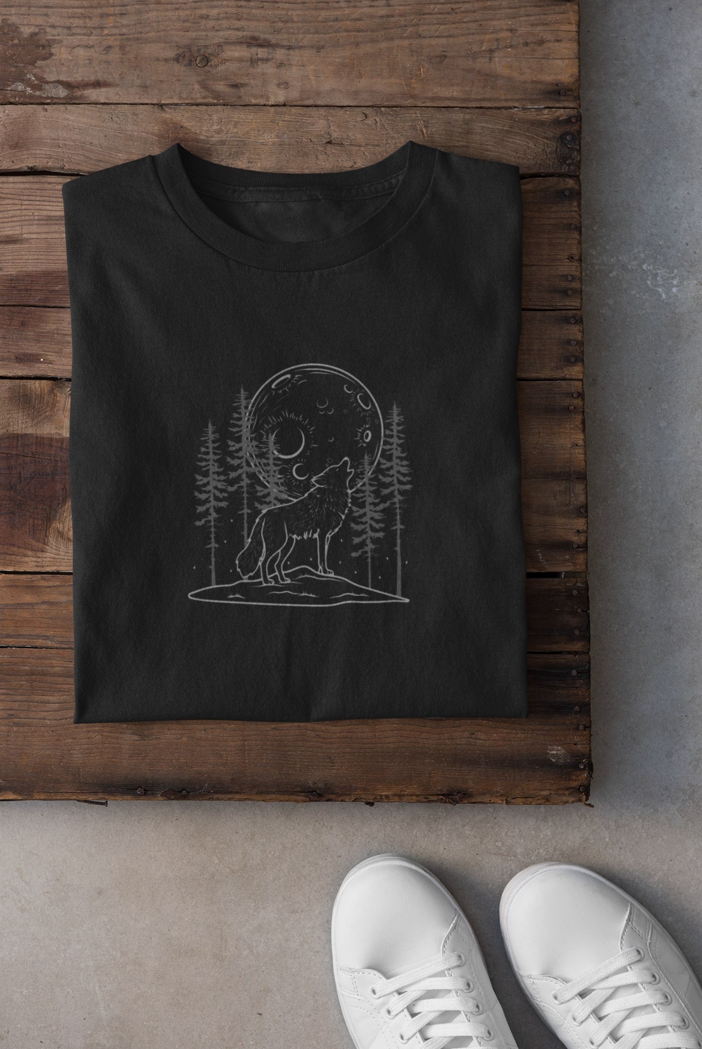 Eco-Friendly Men's T-Shirt - Wolf
